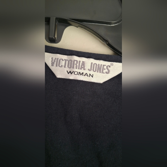 Vintage Victoria Joned Velour Black Vest with Red Poinsettia Embroidery 14/15 - Picture 6 of 7